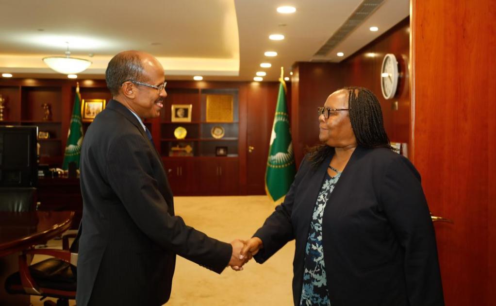 Ambassador of Zimbabwe to Ethiopia paid a courtesy call on AUC Chairperson